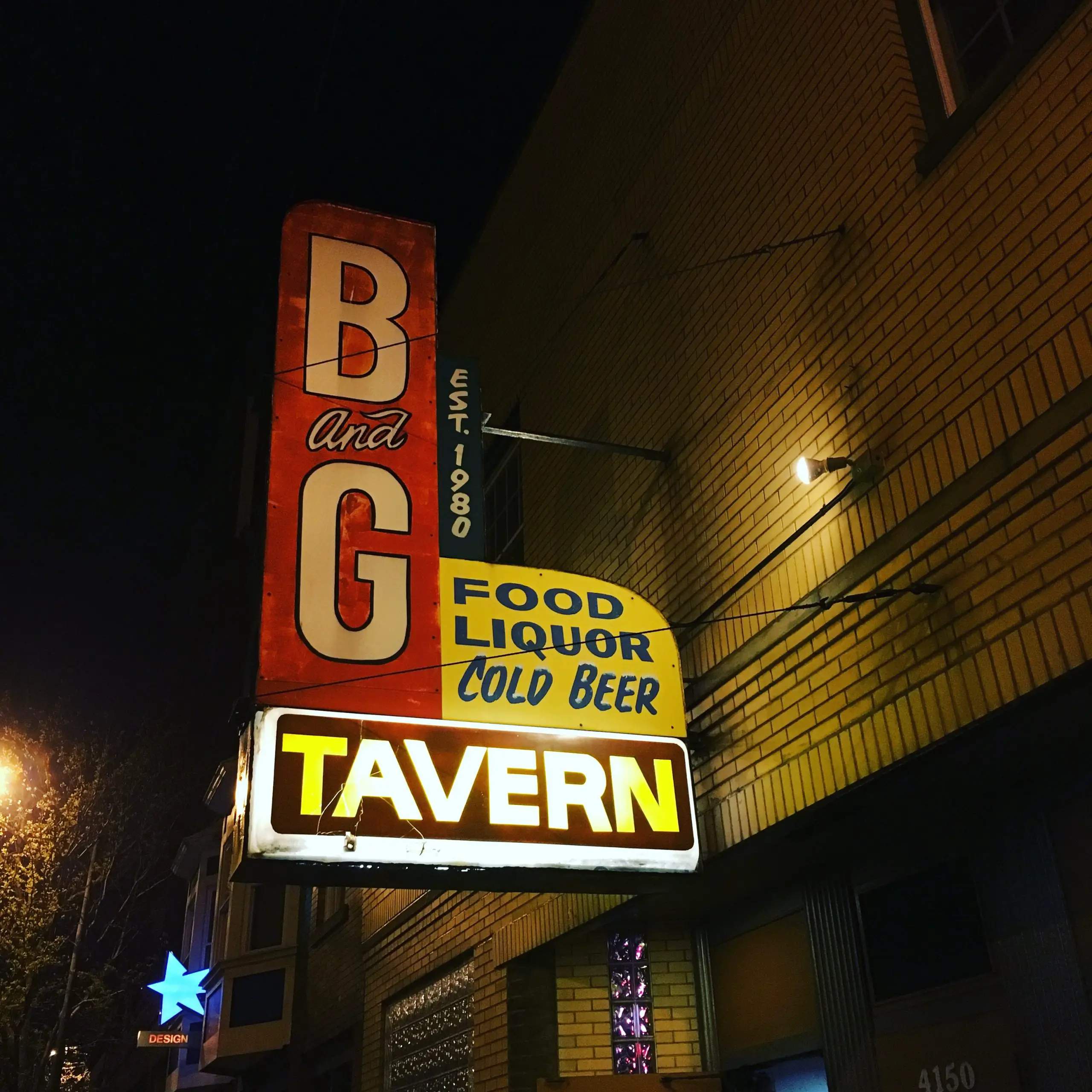 B And G Tavern - Cleveland Dive Bar - Sign