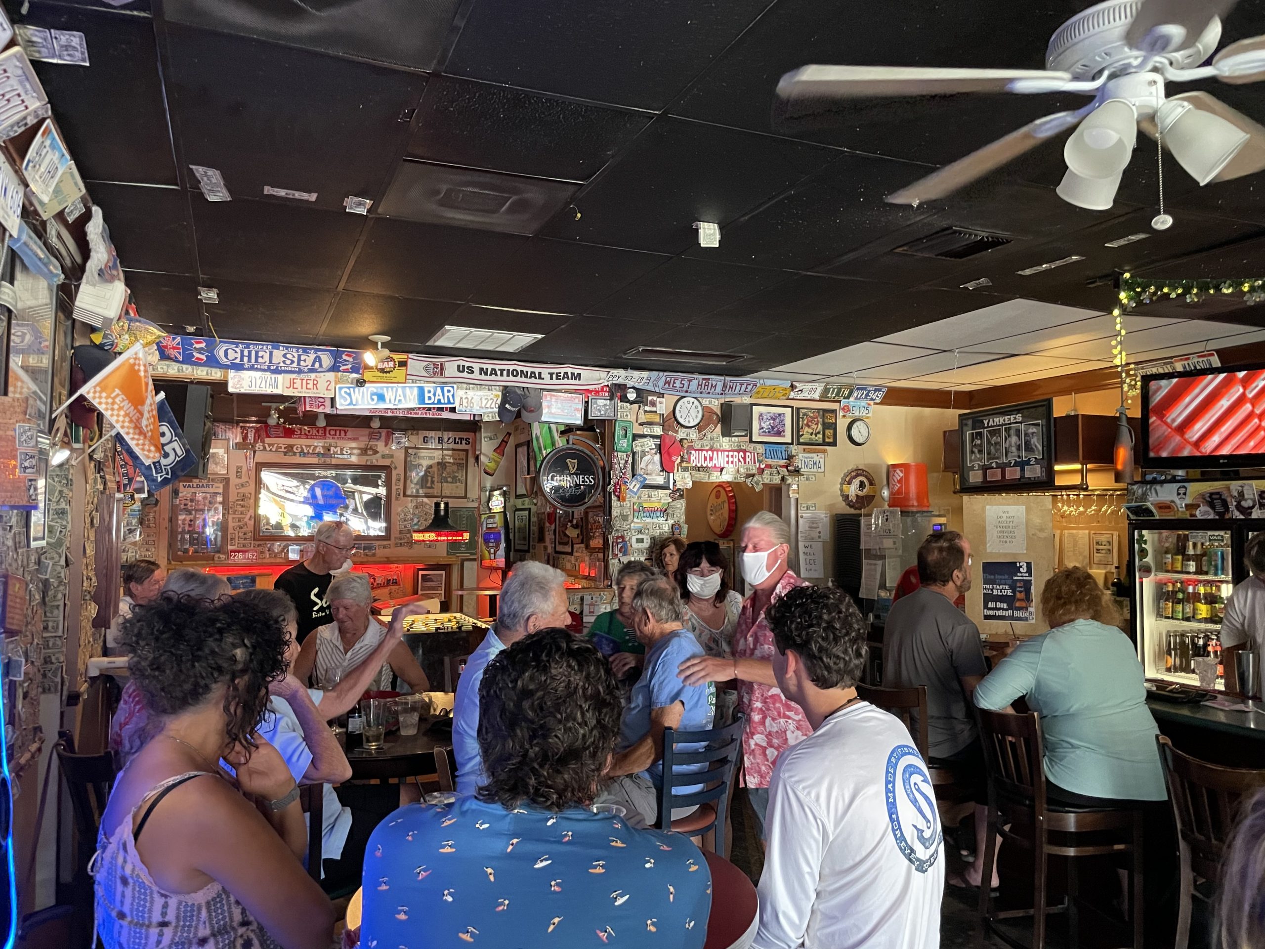 Pete's Bar - Jacksonville Dive Bar - Neon Sign
