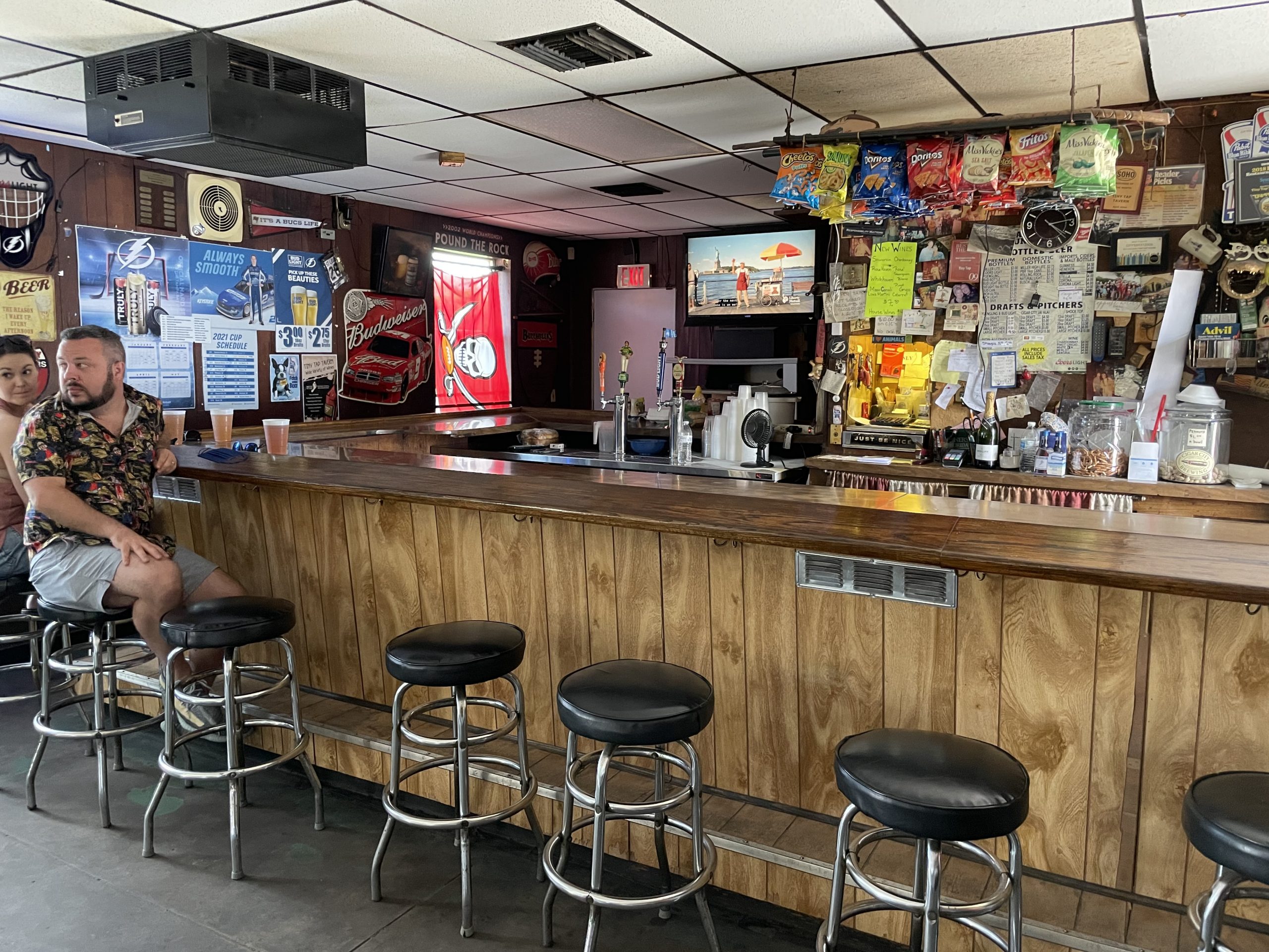 Tiny Tap Tavern - Tampa Dive Bar - Inside