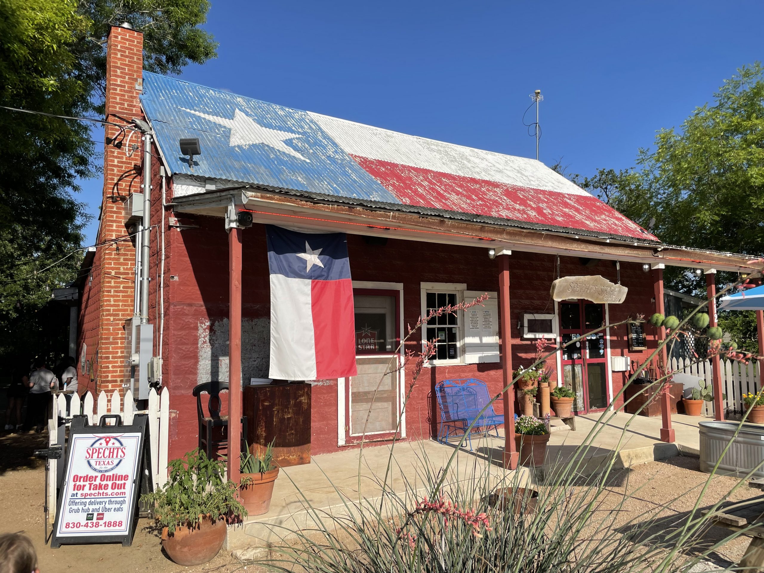 Spechts Texas - San Antonio Dive Bar - Outside